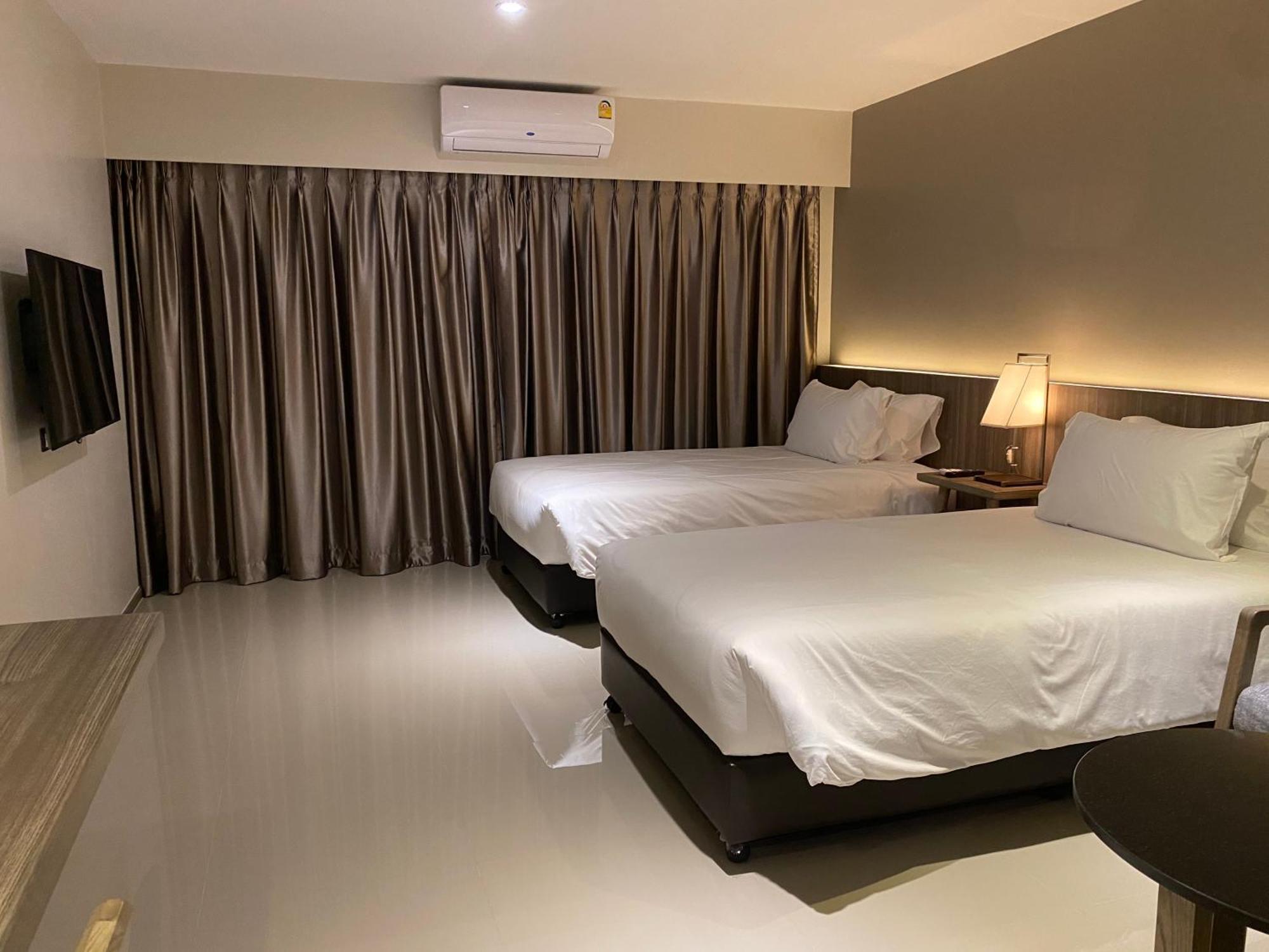 The Madera Lodge Pattaya Haat Jomtien Eksteriør bilde